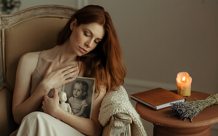 a-softly-lit-intimate-portrait-photograp_R-VYbq_BQZ6fRYIkvnDkrw_Gwom9i3DTOmvK2IOucS2dA.png