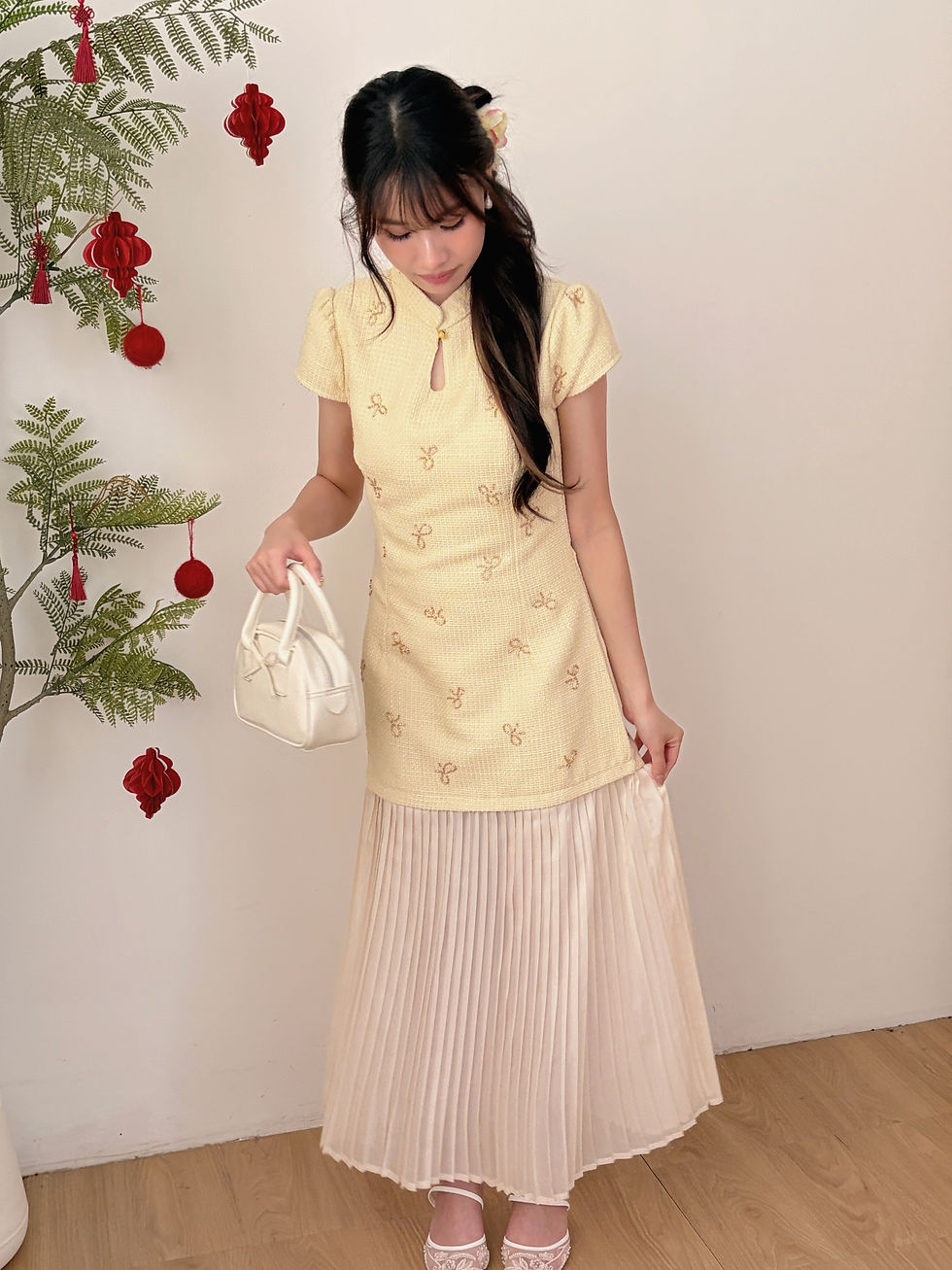 Thumbnail: 绣结 小香风旗袍 Embroidered Bow Cheongsam