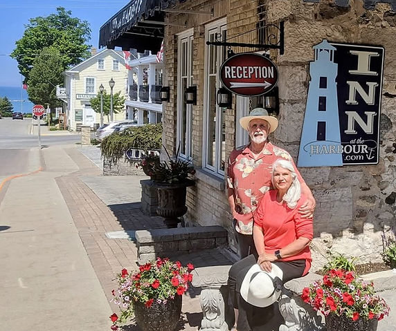 Dan and Jen in front of Inn.jpg