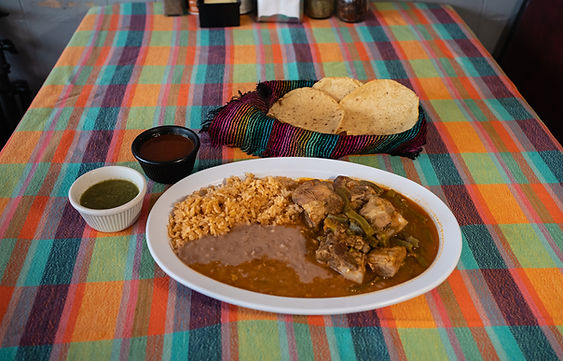 LosPilares_06_PorkRibswithNopales_02.jpg