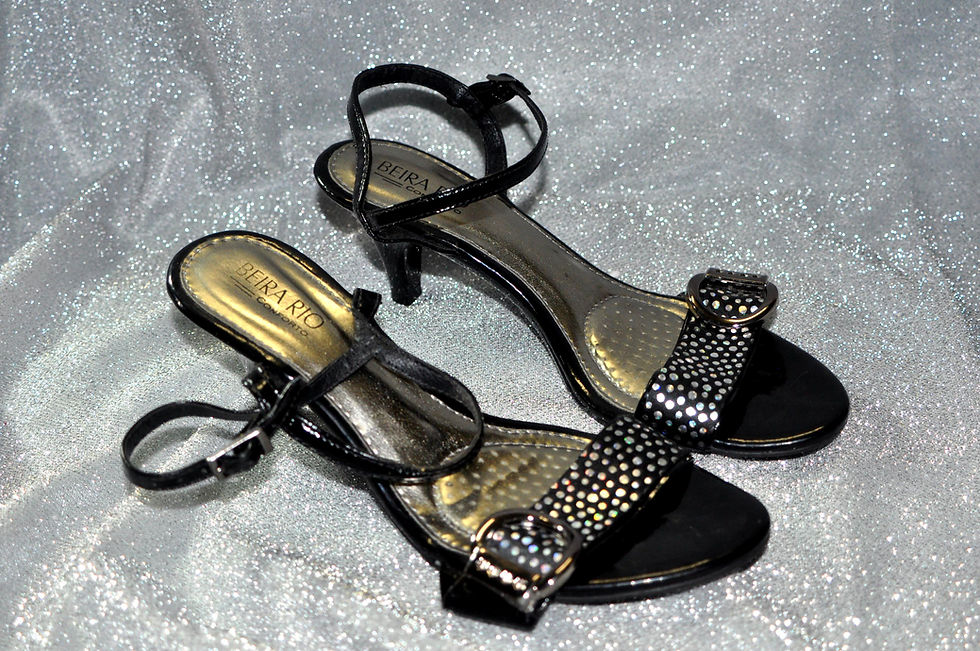 Miniatura: Sandália Beira Rio Conforto preta nº 36 com brilho, Brechotreschic, brechó Très Chic, sandália preta, calçados, oferta, loja