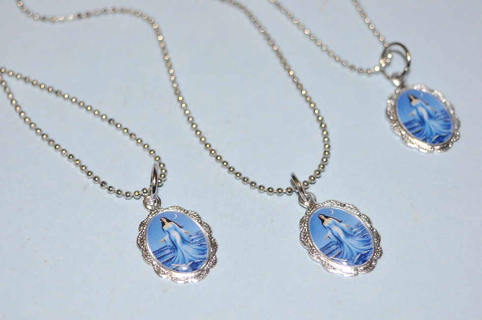 colar curto com medalhinha de Iemanja