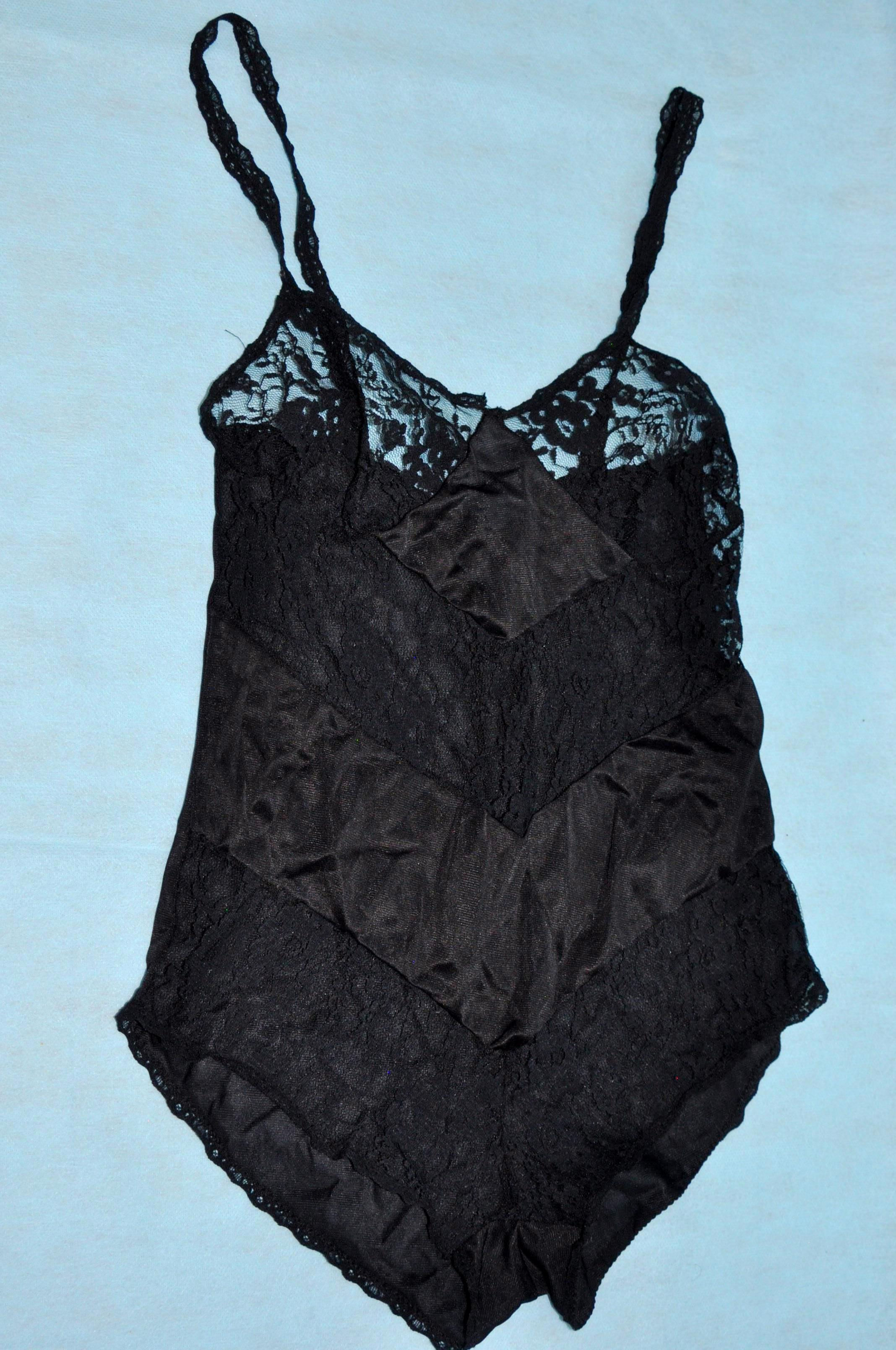 body preto com renda P, lingerie preta com renda, brechotreschic, brechó très chic, roupa íntima preta P, vendas online,