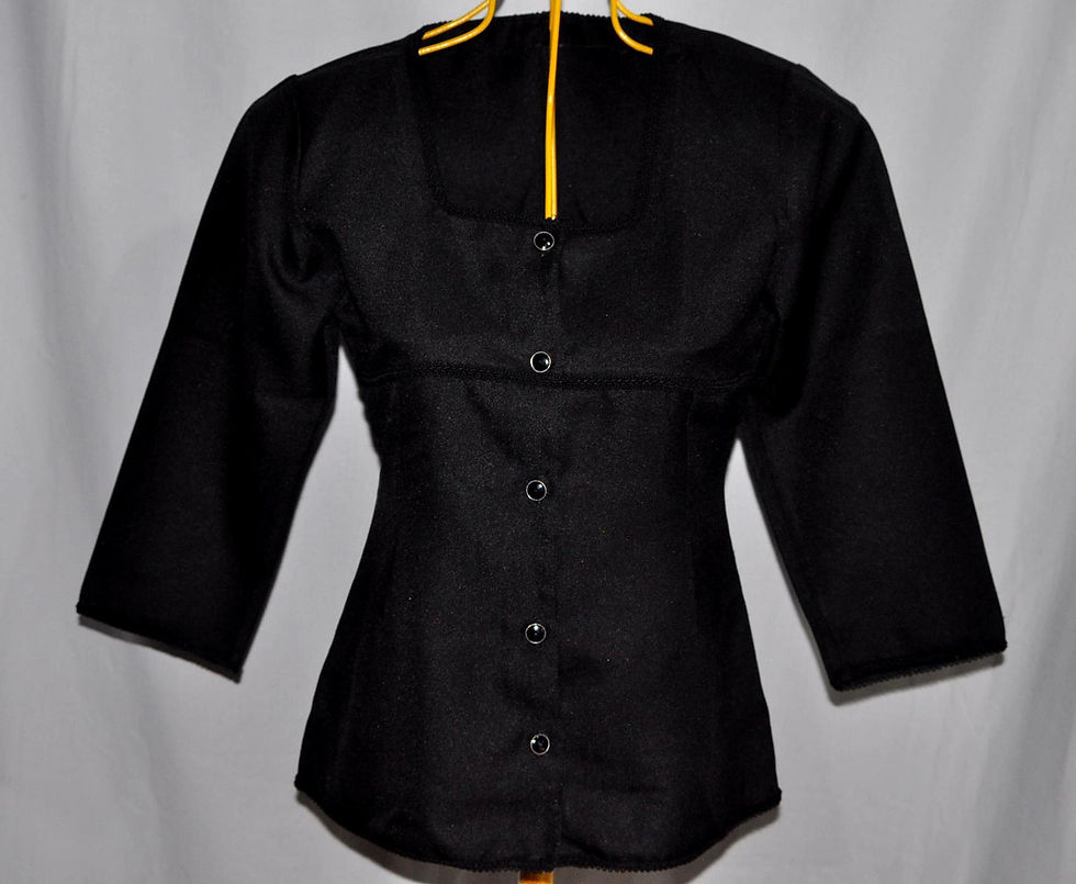 Blusa preta P é o Brechó Très Chic