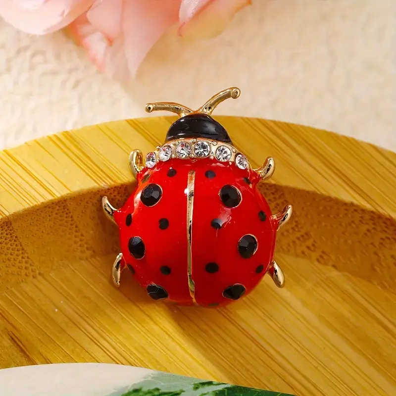 broche Joaninha, broche, broches de joaninhas, ateliê fase nova, bijuterias diferentes, broche vermelho, presentes online,
