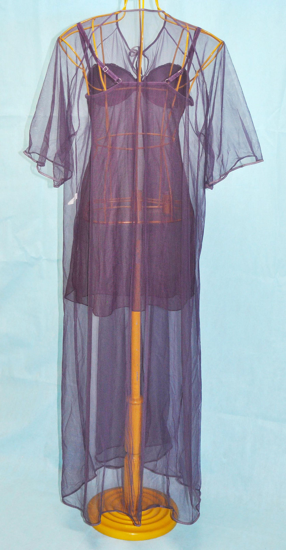 Miniatura: camisola com bojo e penhoar De Millus Seduit no Brechotreschic, brechó très chic, lingerie De Millus, roupa íntima, sensual,