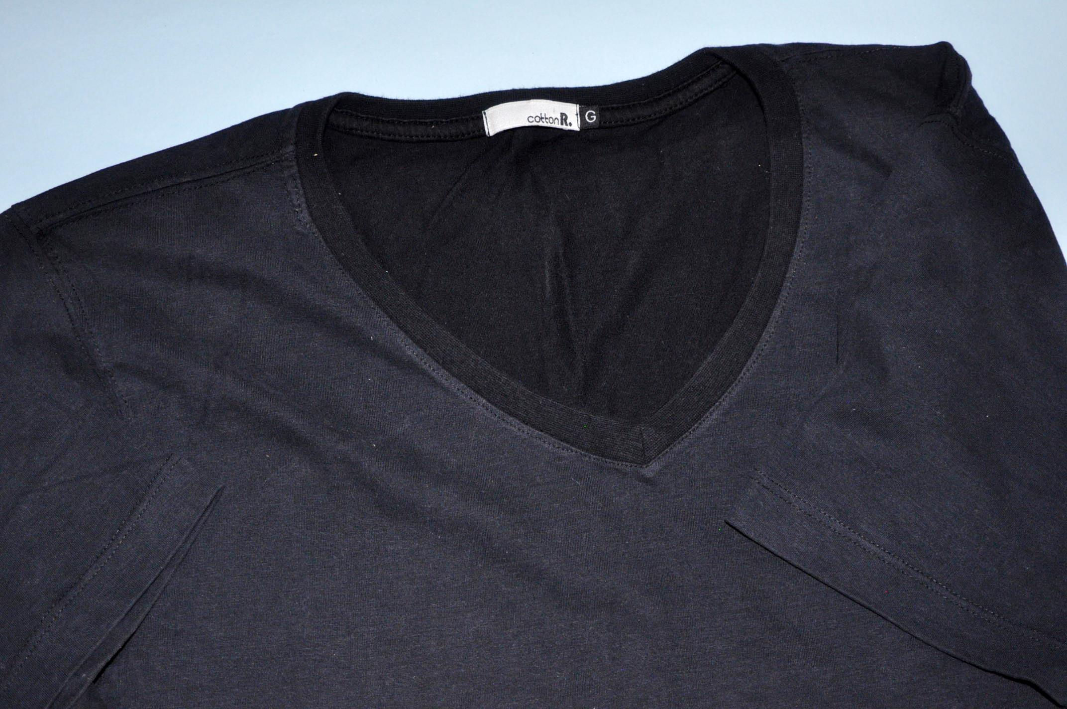 Camiseta preta masculina Brecho tres chic