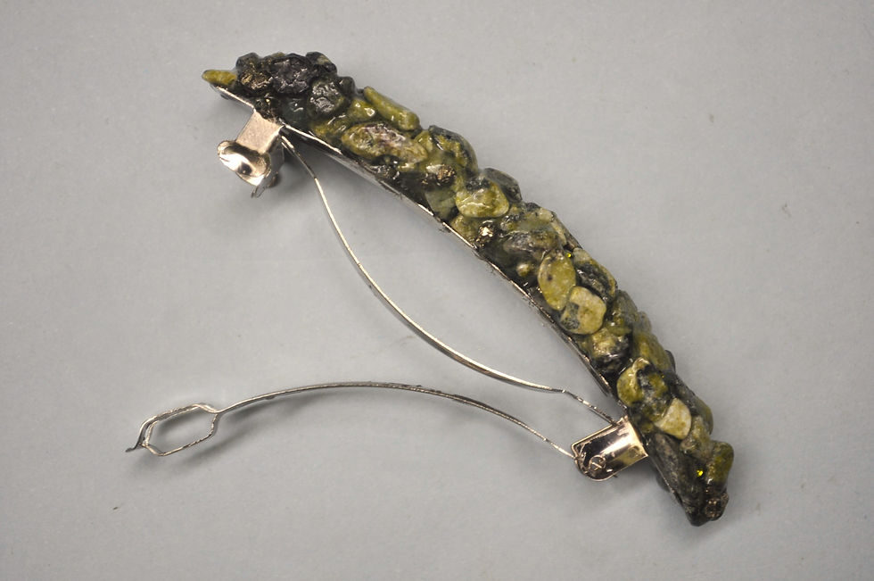 Miniatura: Prendedor de cabelo faixa de pedras verdes serpentinita, presilha de cabelo com pedras verdes, atelie fase nova loja online,