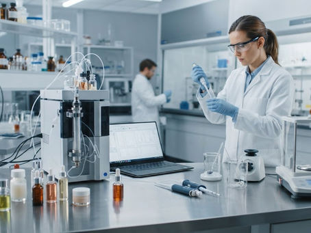 Cosméticos sem Registro na Anvisa: quais riscos a empresa assume ao fabricar ou comercializar produtos irregulares