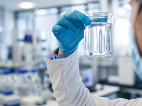 O que fazer quando a água reprova no laudo: implicações técnicas, regulatórias e estratégias de correção