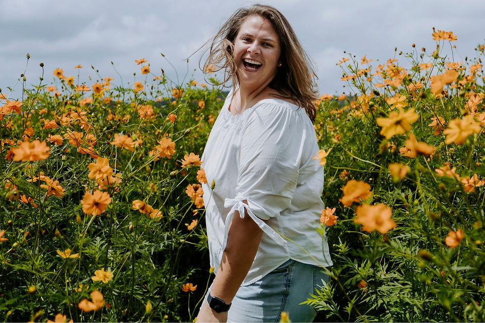 Alltagsheldin ist freudig draußen