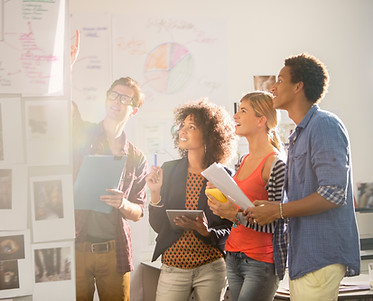 faire travailler ensemble