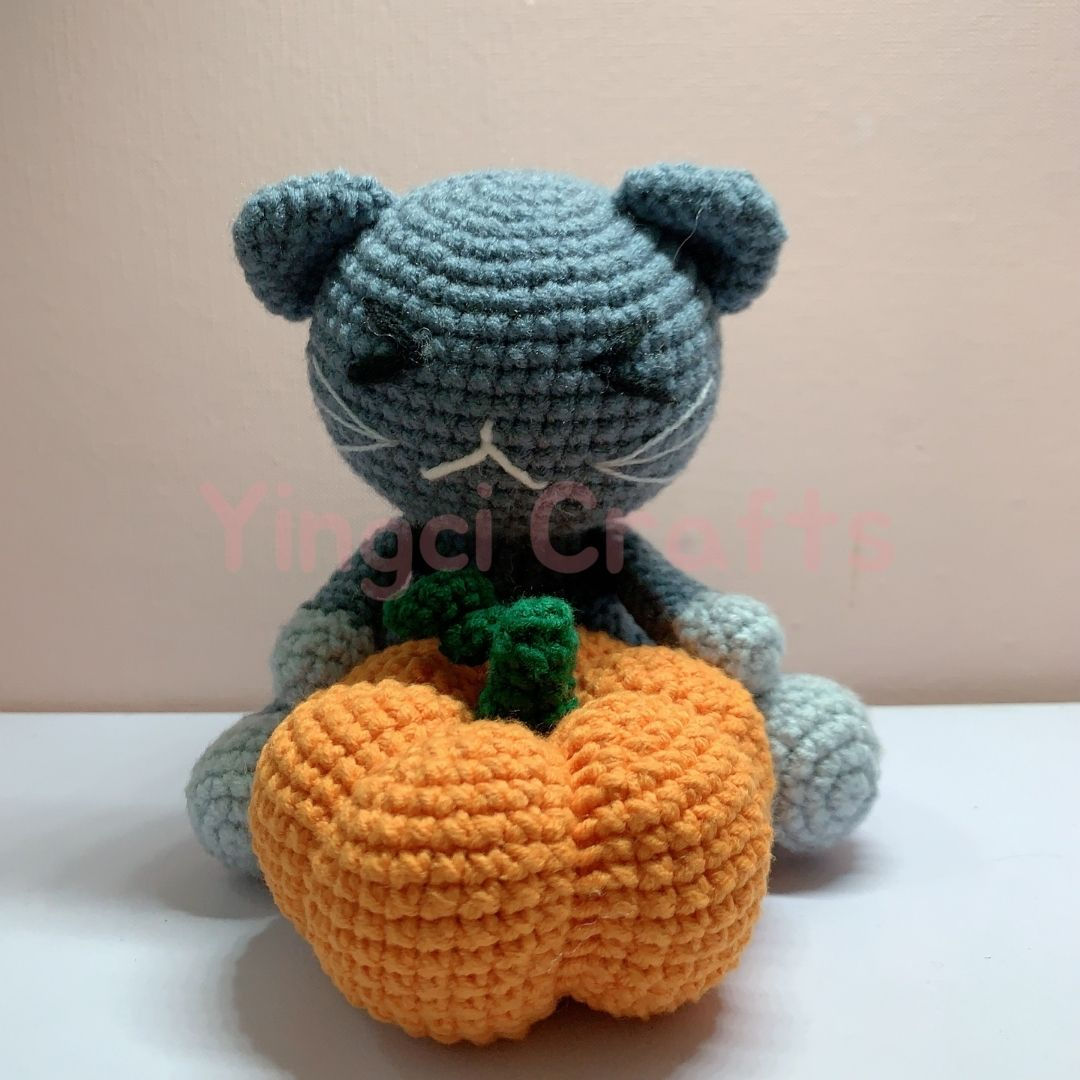 Gray Cat with Pumpkin Crochet Pattern
