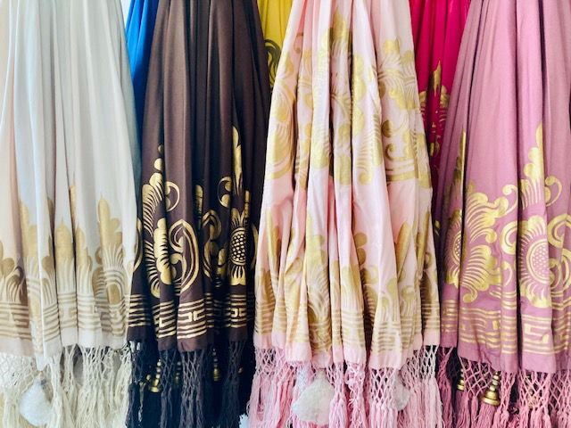 Thumbnail: Mooie roze Bali parasol uit Haarlem