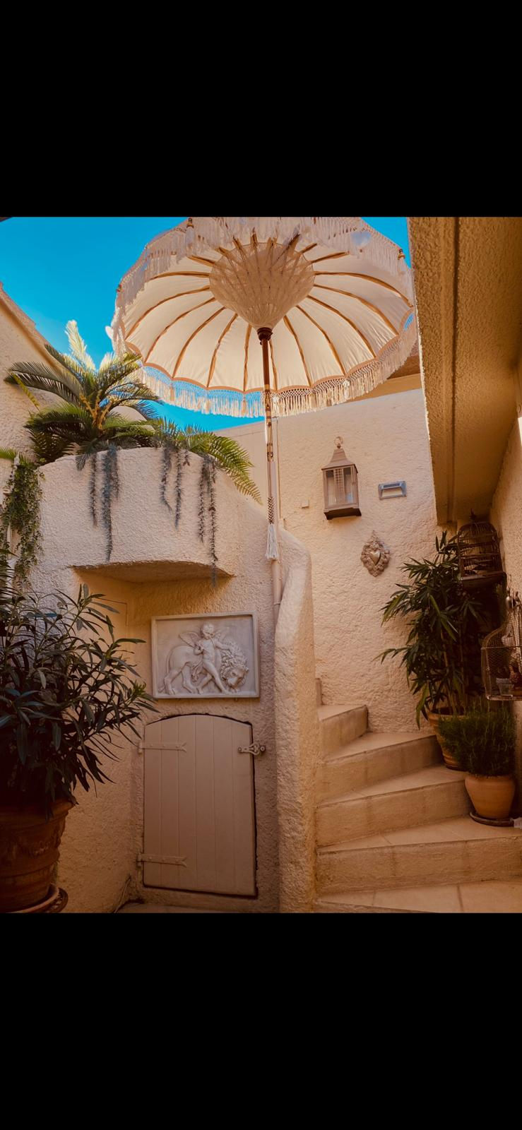 Thumbnail: Fringed natural cream Bali Parasol