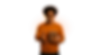 A imagem mostra um jovem sorridente com cabelo crespo, óculos de grau e mochila preta, vestindo uma blusa alaranjada. Ele está segurando um caderno ou livro com a mão esquerda e estendendo a mão direita em um gesto de cumprimento, transmitindo simpatia, acolhimento e confiança. O fundo escuro valoriza ainda mais o destaque do estudante.  📌 **Esta imagem também pertence ao site [preparaedu.com.br](https://preparaedu.com.br)**, plataforma que utiliza inteligência artificial para transformar a experiência de avaliação acadêmica e preparação para o ENADE em instituições de ensino superior.