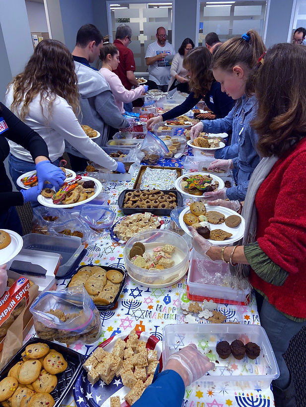 2019 Christmas Day Cookie Event 8_edited.jpg