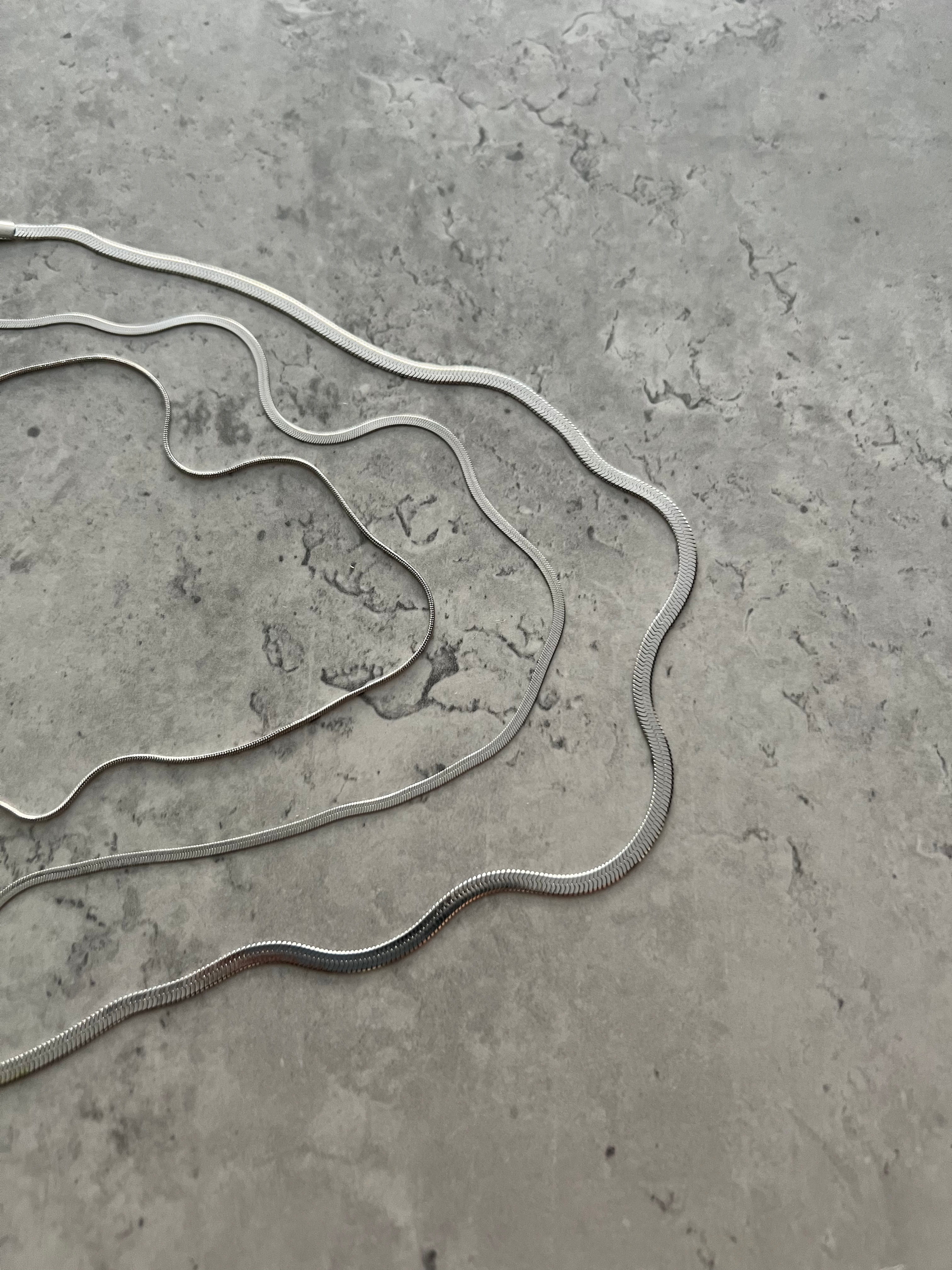 SNAKE NECKLACE SILVER