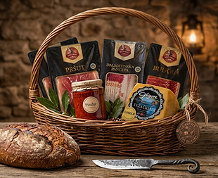 Panier Garni réunissant plusieurs produits locaux de Dalmatie, fromage à pâte dur, jambon cru local et de l'Ajvar premium
