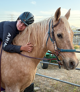 Champ Mia Hugs