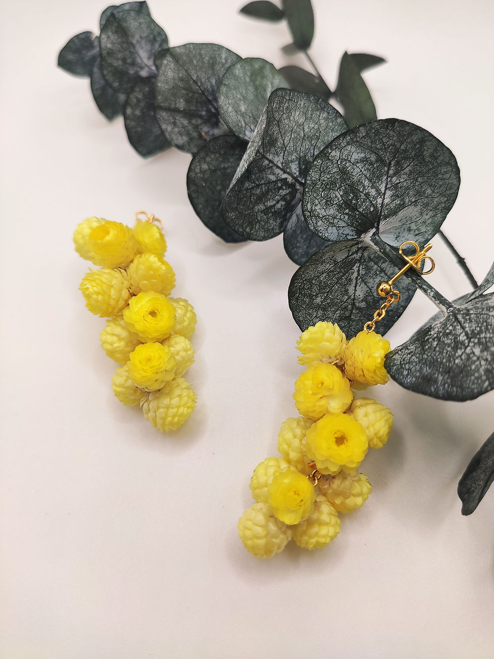 Thumbnail: Boucles d'oreilles pendantes, Limoia