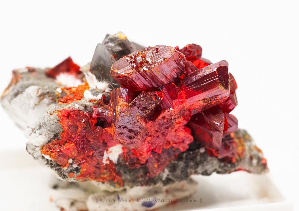 Realgar - Dodeca Minerals Switzerland