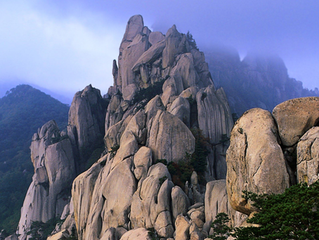 Pelarian ke Alam: Trekking di Pegunungan Tersembunyi Korea