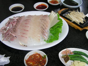 Hoe: Kesegaran Sashimi Khas Korea