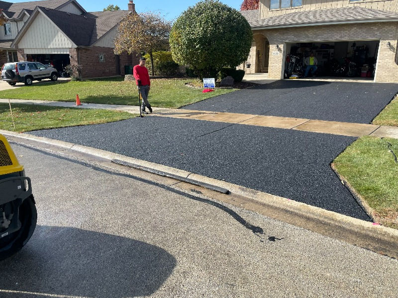 6 Reasons Why Asphalt is the Best Choice for Your Driveway
