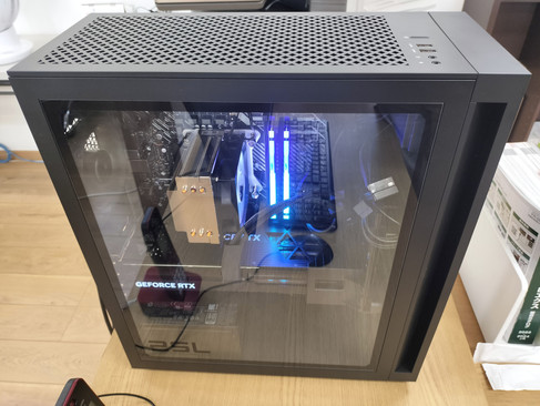 エルヴェグリーンの新しいパソコン