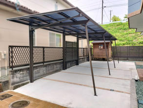 2台用カーポート(リクシル フーゴF オータムブラウン 熱線吸収ポリカ ブルーマットS)