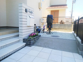 Case58：仙台市 外構工事｜バイナルフェンスのお庭と玄関前の一式リフォーム