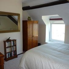 King size bedroom
