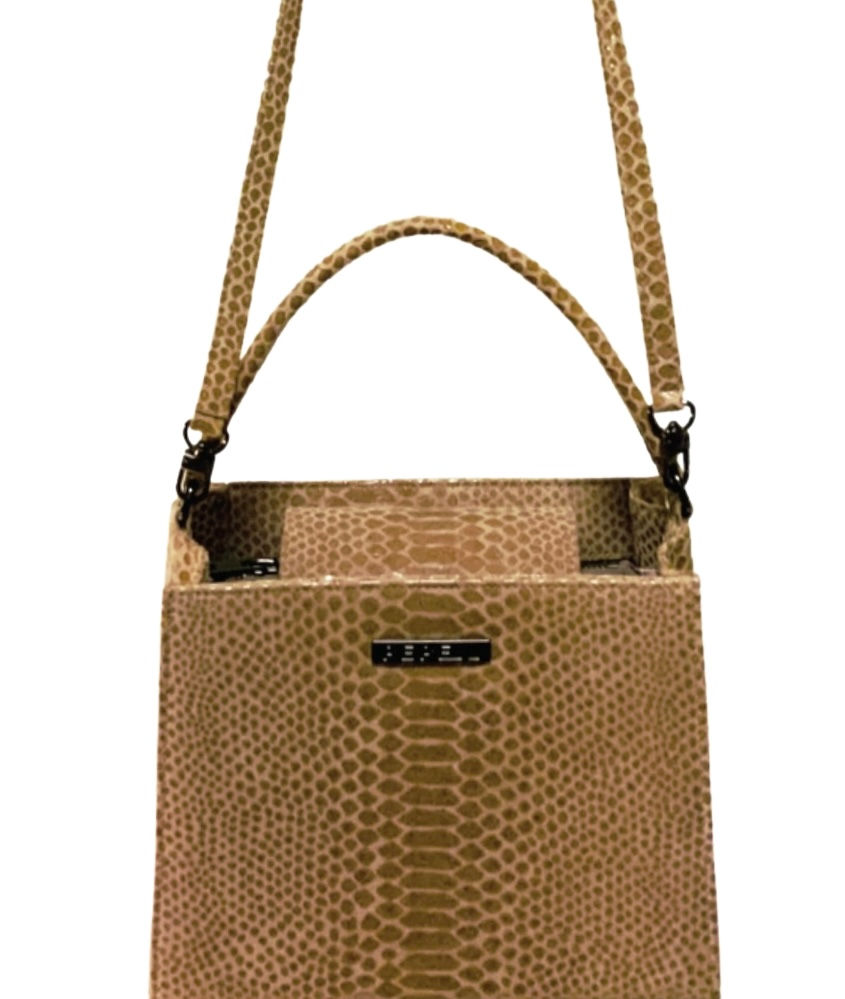 Cross shoulder medium bag