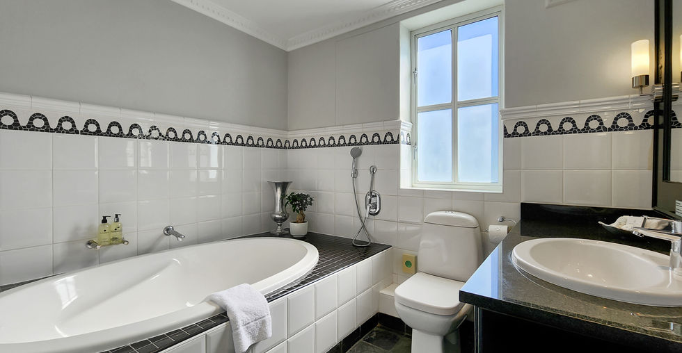 401 Romney Park (28).jpg