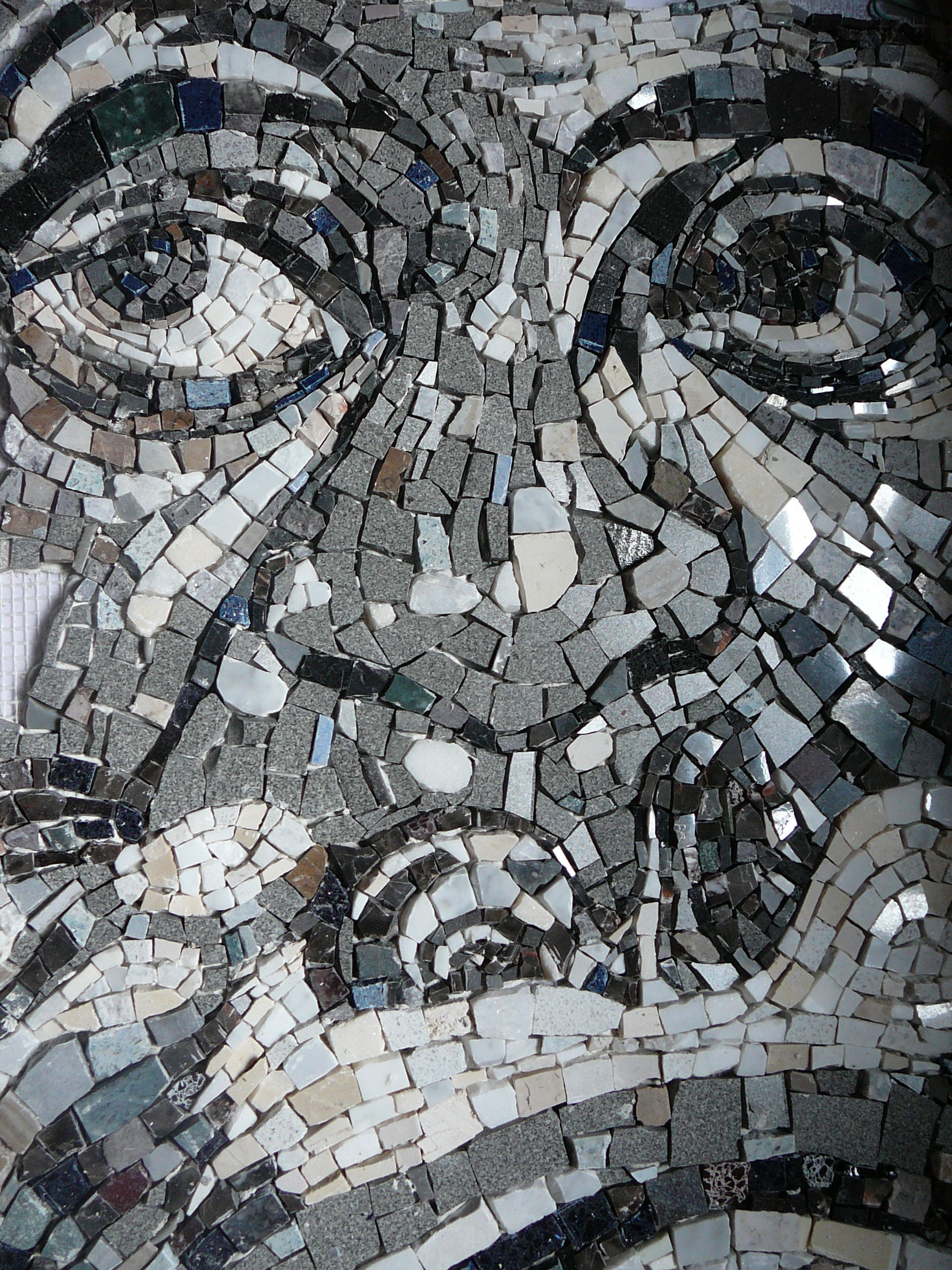 Mosaïque en marbre, smalti et grès