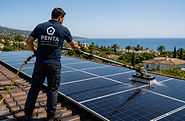 Limpieza y mantenimiento de paneles solares