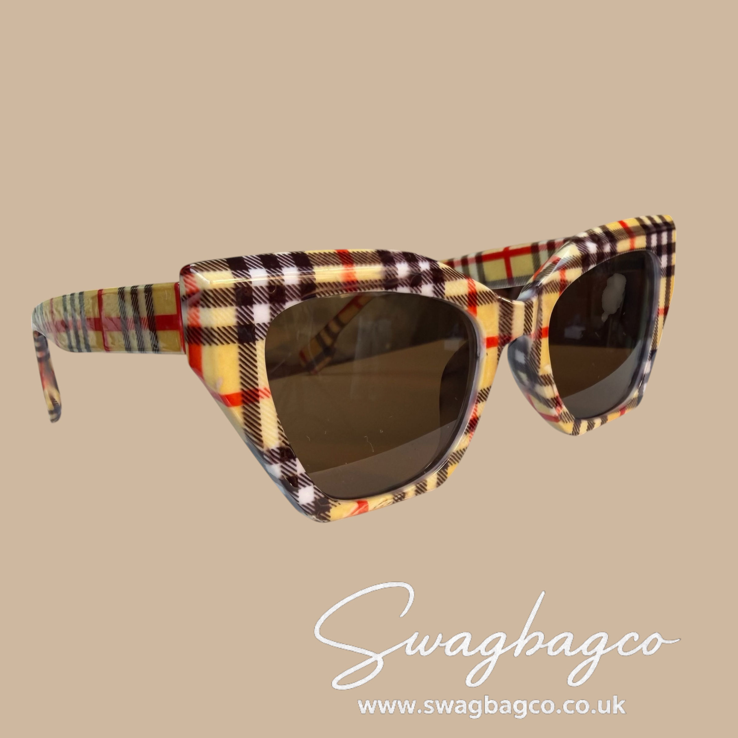 Eye catching sunglasses 😎
