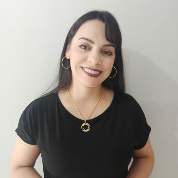 Clediane A. Wronski - Escritora convidada do Blog