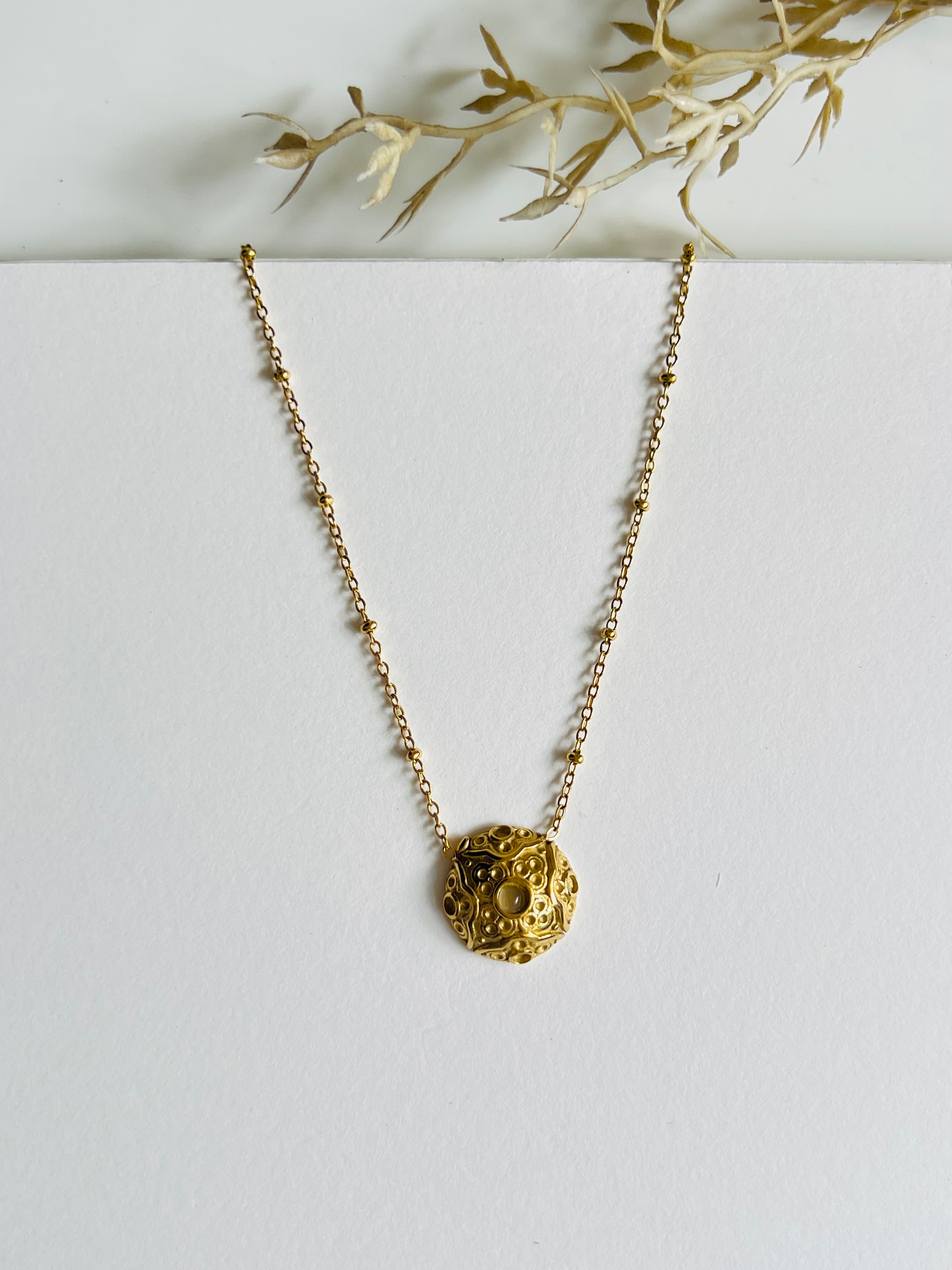 Coin pendant necklace 
