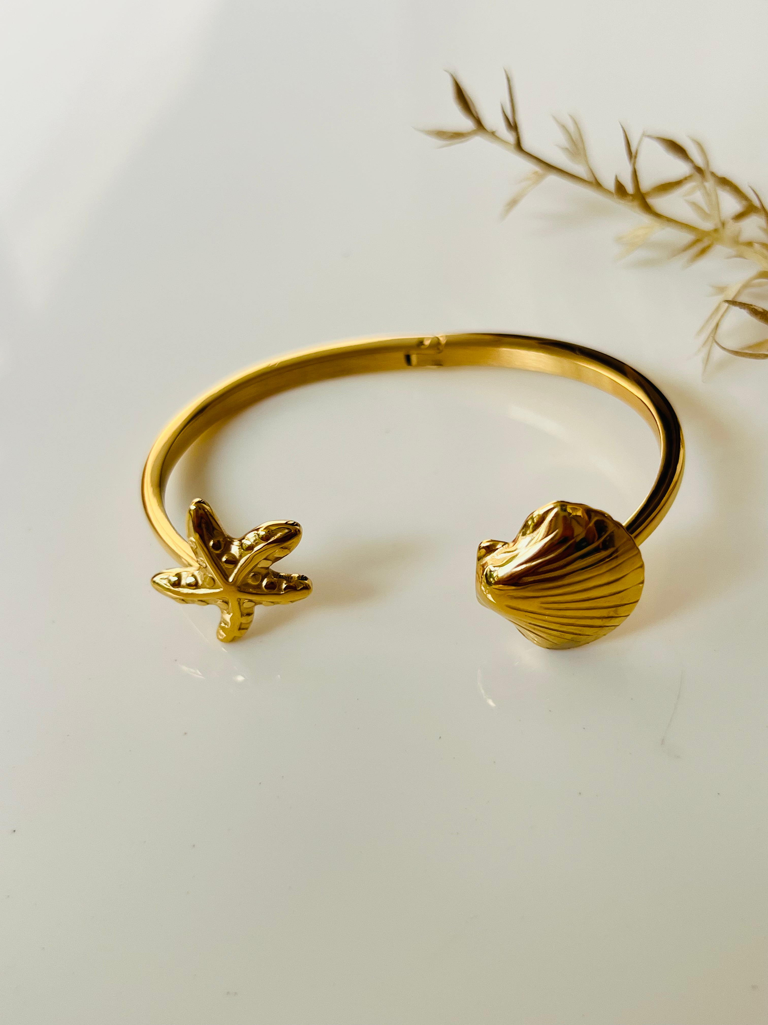 Starfish &sea shell design open cuff bangle 