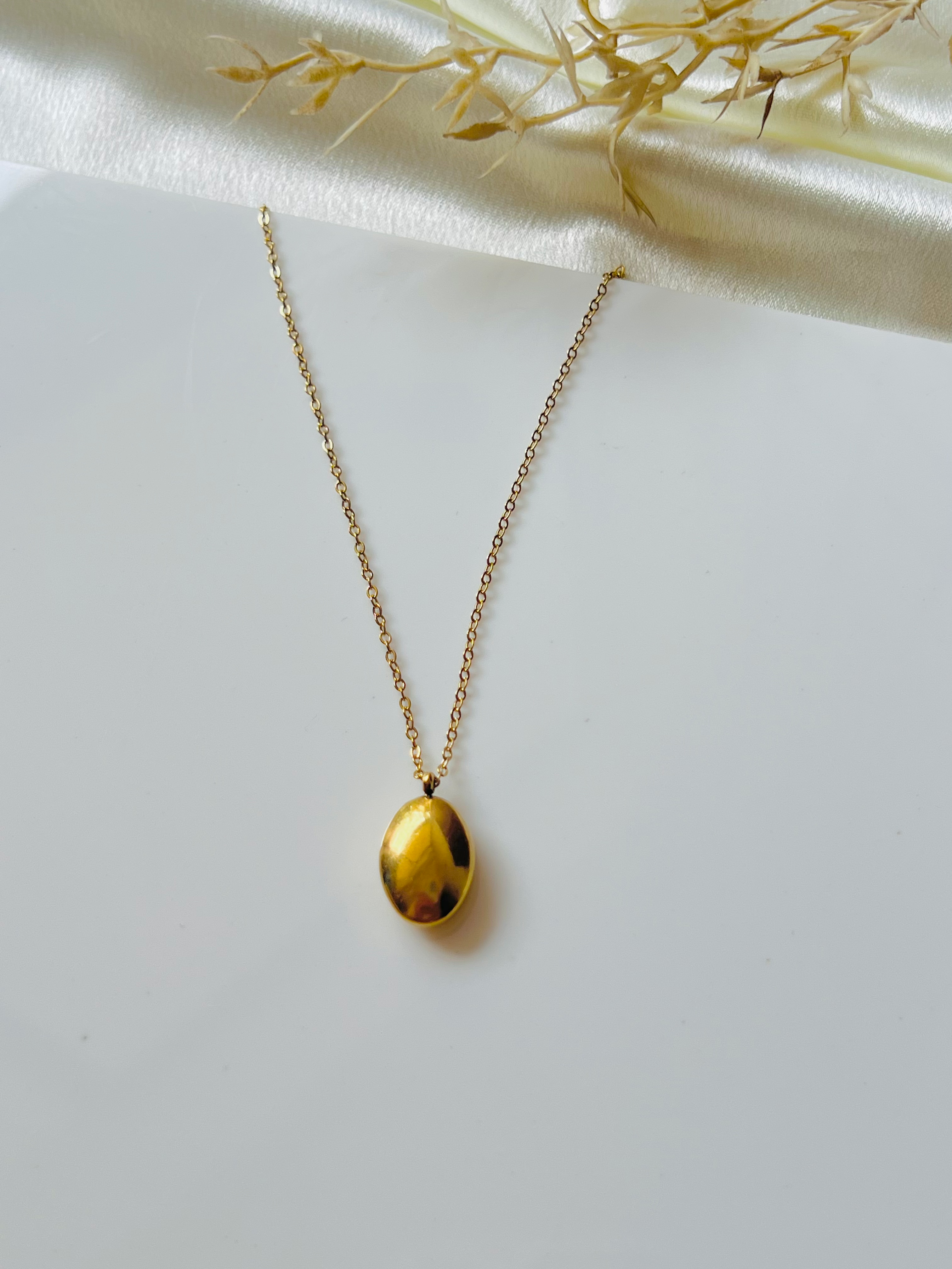 Linda Tahija Alga necklace 