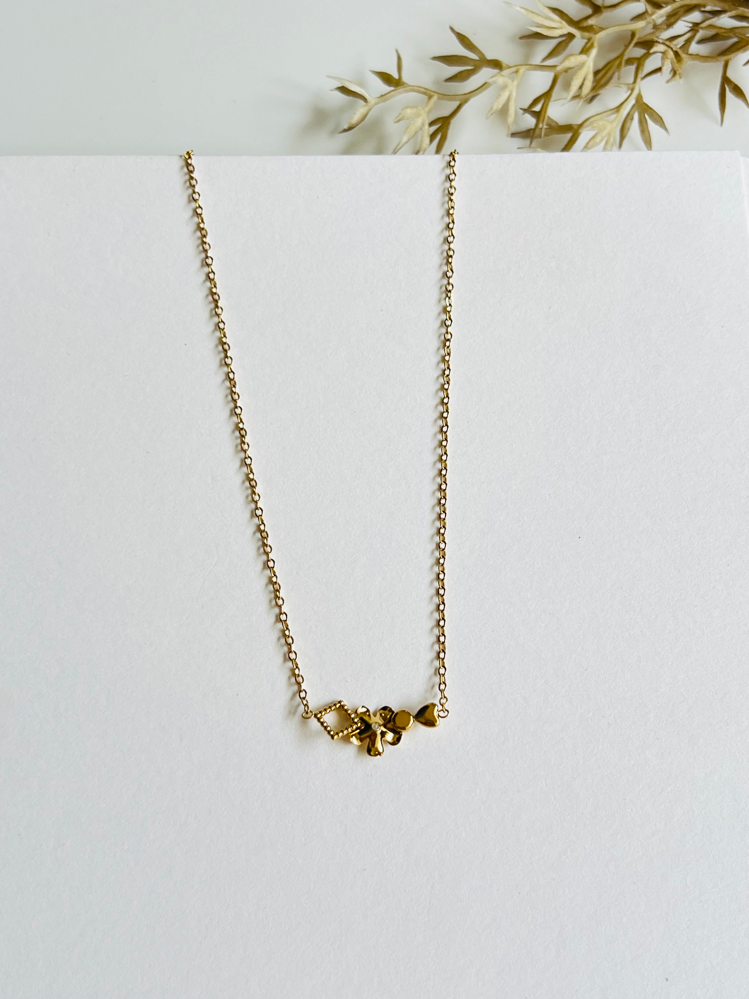 Forget me not flower pendant necklace 