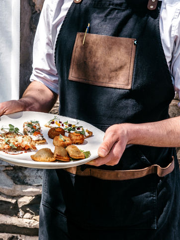 10-Butterfield Catering-Hasbrouck-Server-horsd_oeuvres_H.Lubin-.jpg