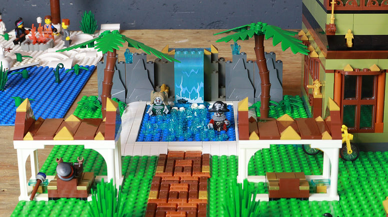LEGO Hotel Transylvania MOC w. Outdoor Pool and Waterfall