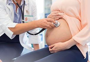 El examen médico de la mujer embarazada