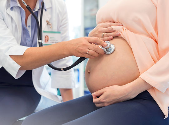 El examen médico de la mujer embarazada