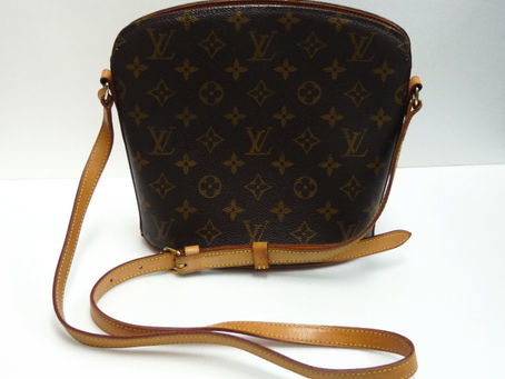 須磨寺のＳ様からルイヴィトンのショルダーバッグの買取｜須磨区・垂水区で売るならE-brand（いーぶらんど）へ