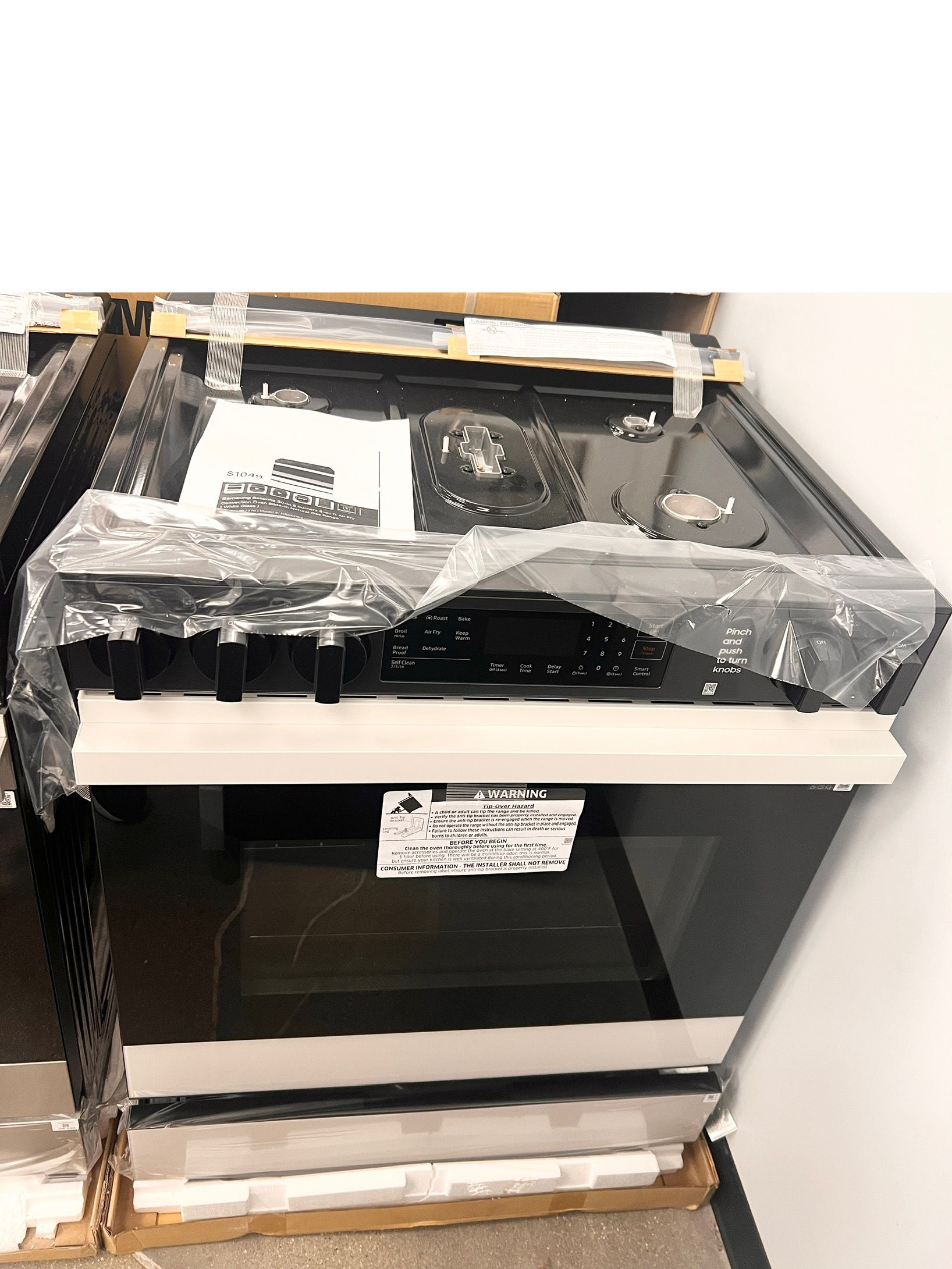 Samsung Bespoke 30 in 5 burners 6 cu ft Air Fry#NSG6DB830012