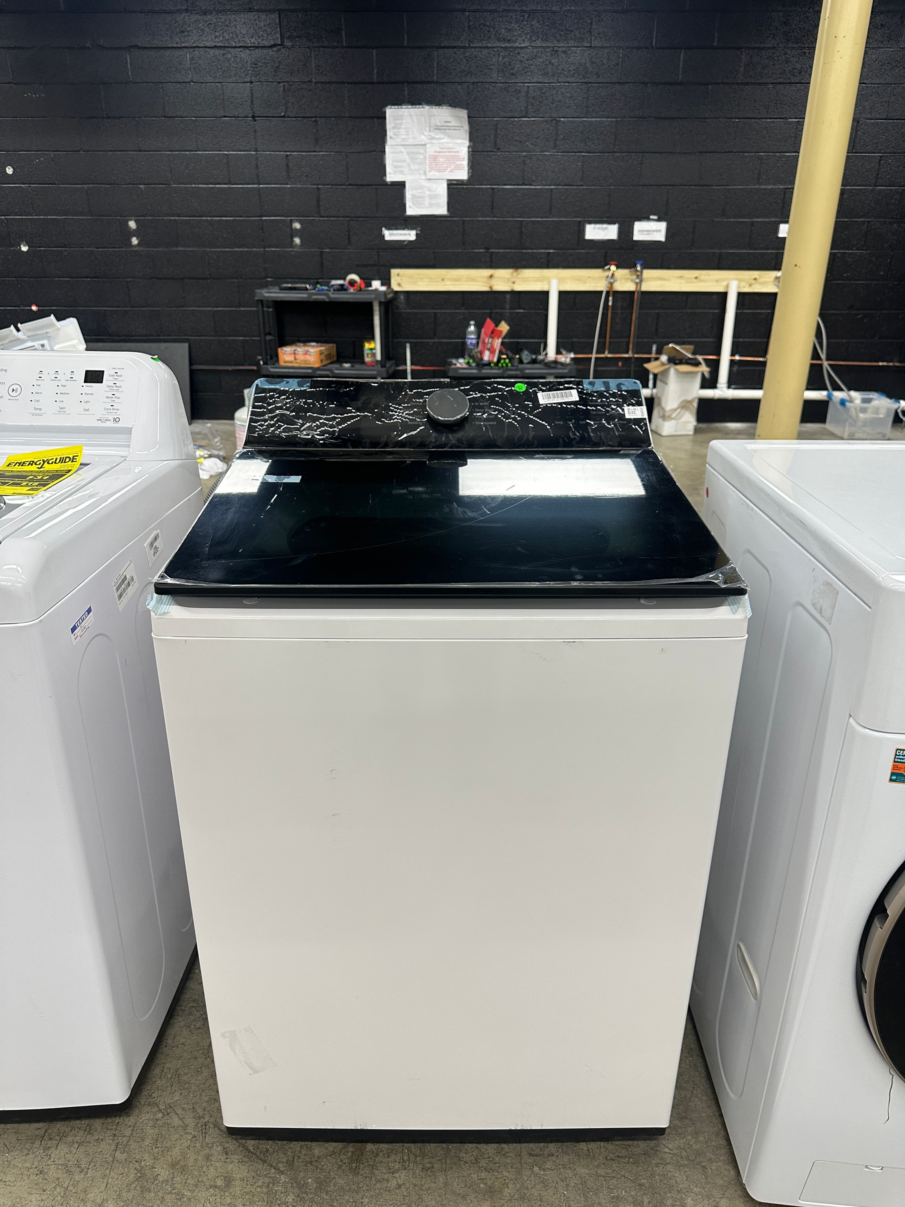 LG 5.3 cu. ft. Smart Top Load Washer WT8405CW